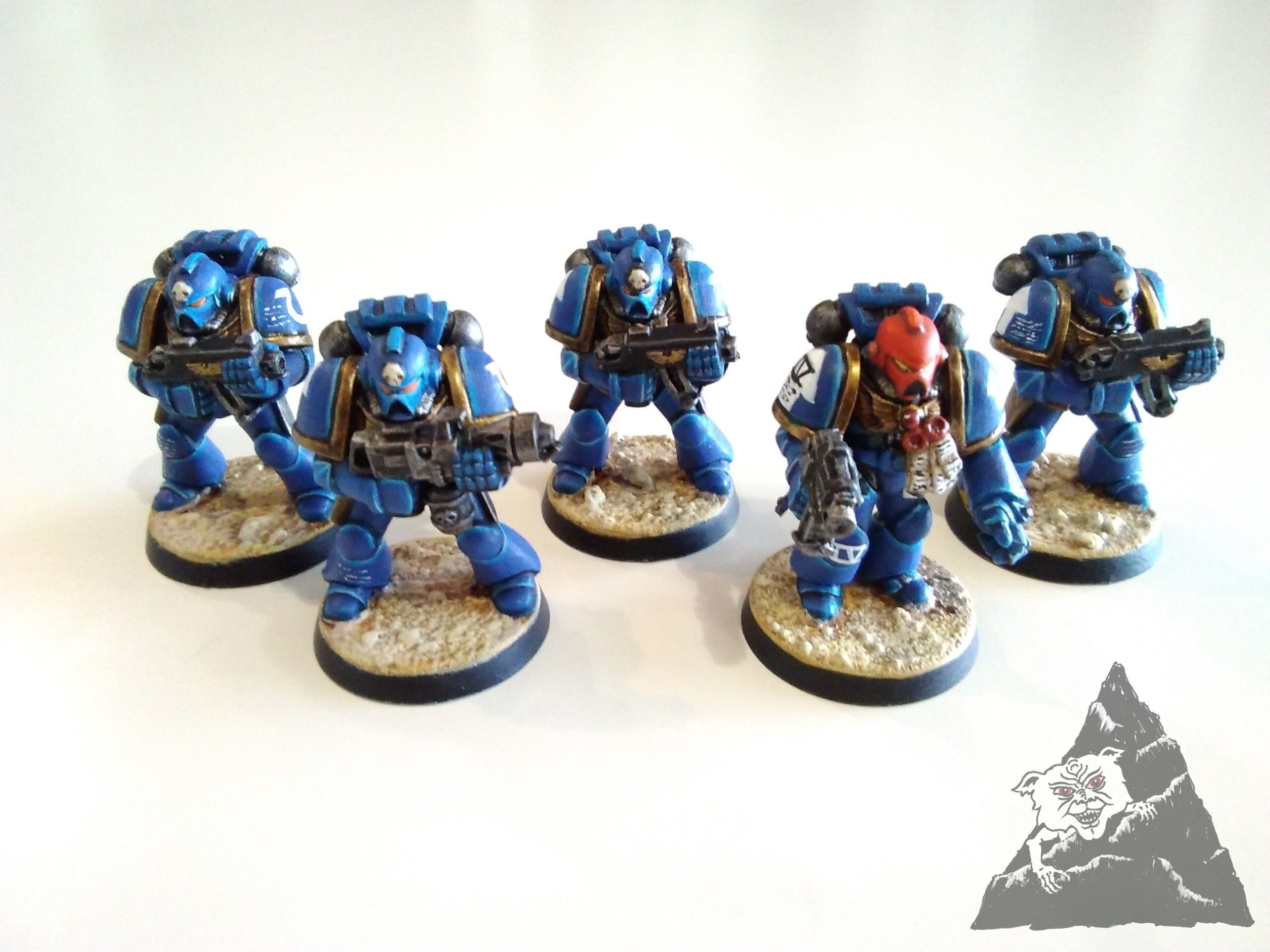 painted warhammer 40k space marines